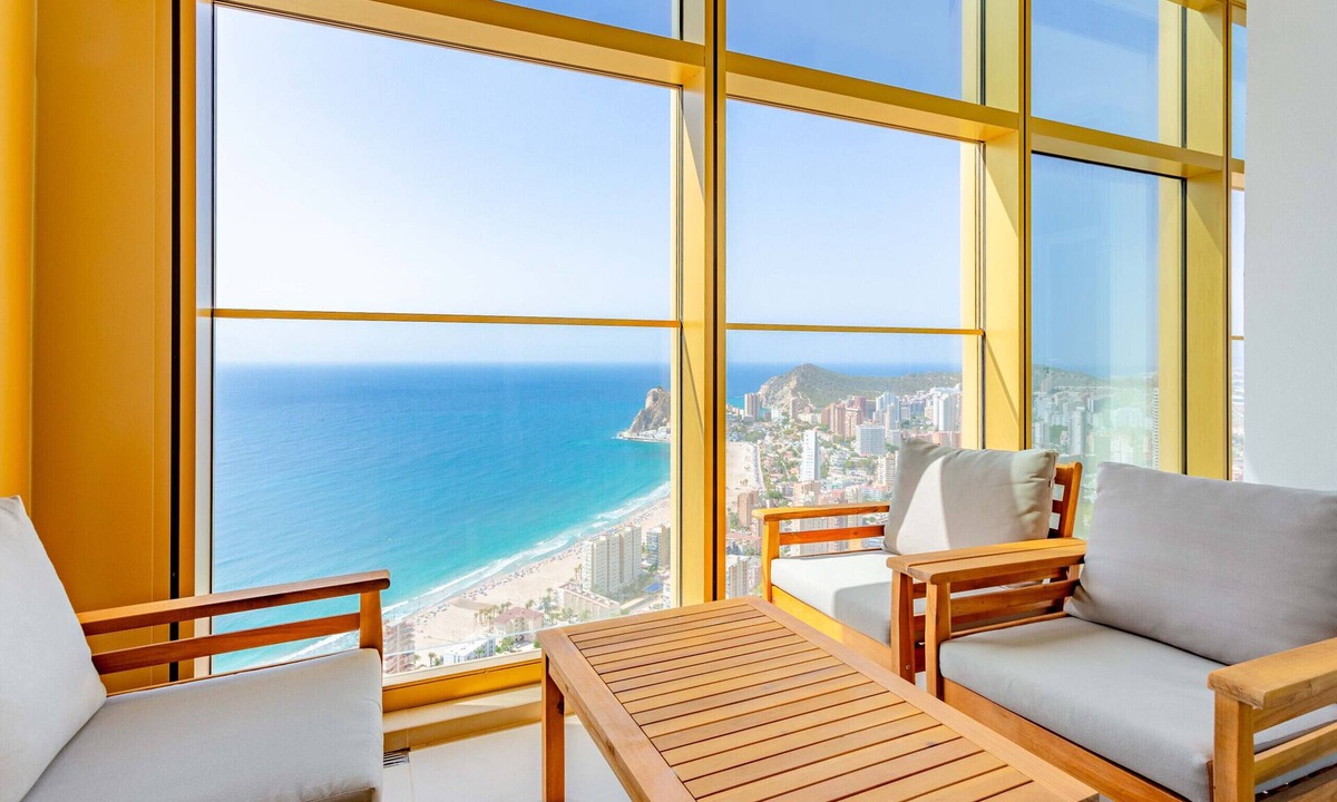 Cala Apartment | Intempo by Holuxe - 375 - 37th floor