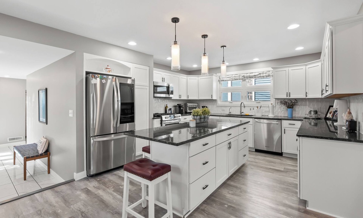 Portage House | Lakeside retreat in fabulous Portage