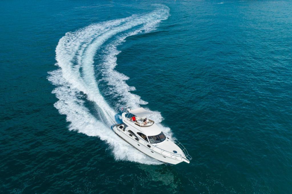 Cap d'Agde Boat Rental | PLUSDREAM