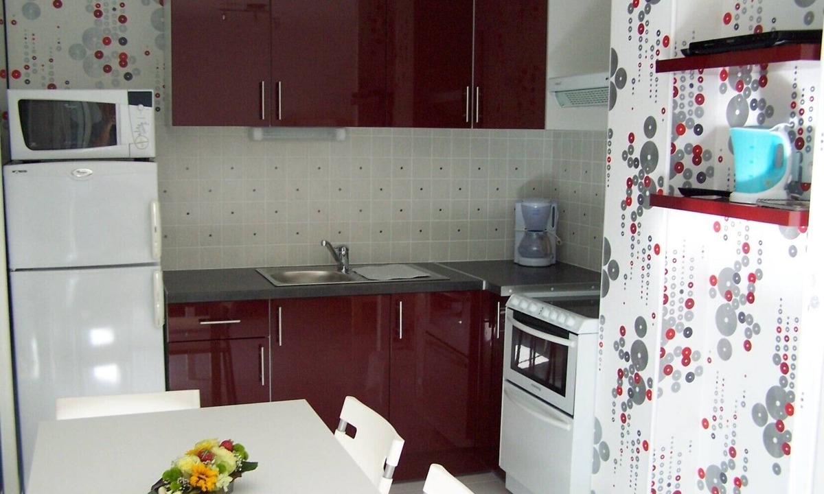 Courseulles-sur-Mer Apartment | STUDIO SEASIDE 30 METERS FROM THE EXPOSURE DUE SOUTH BEACH