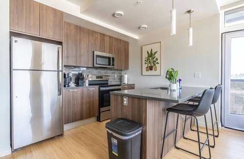 West Bellevue Apartment | 2BR | Gym, Lounge | Bellevue | Sophari Downtown E