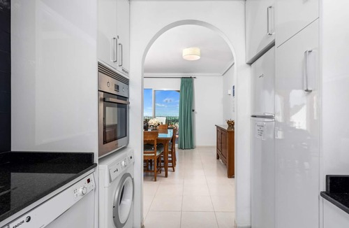 Atamaria Apartment | 3 bedrooms - holidays - long weekends - golf & racquet club - great views