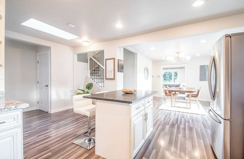 Atlantic House | Central District 4BR Farmhouse — Walk to Light Rail, Fenced Backyard, Sleeps 12