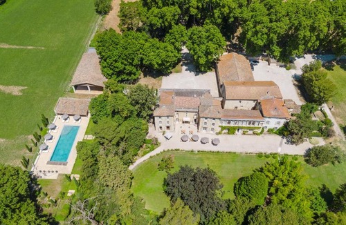 Montfavet Bed & Breakfast | Château Saint Perret