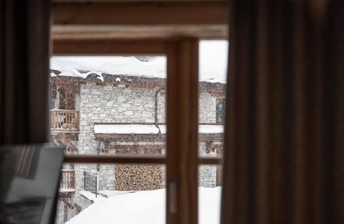 Le Fornet Ski Chalet | Chalet, wifi, 200m from ski slopes, view mountain, sauna, terrace, balcony, fireplace or stove