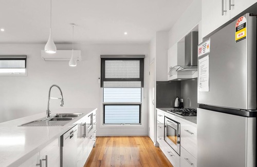 Cowes House | Church St close to Red Rocks beach, large spacious home with 2 living areas