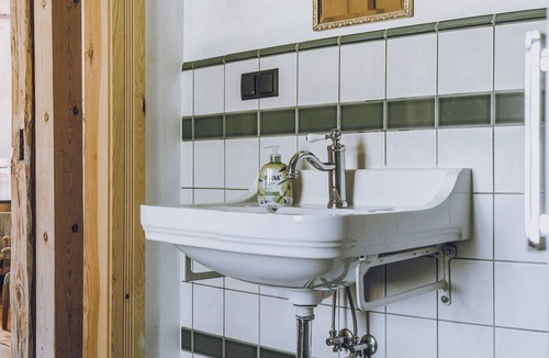 Janowice Wielkie Apartment | Dom Sokolik – A Natural Paradise with Mountain Views, Family- and Dog-Friendly