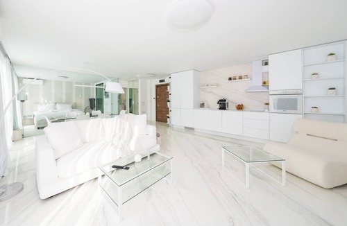 Vitosha District Apartment | Emirates White Sensation