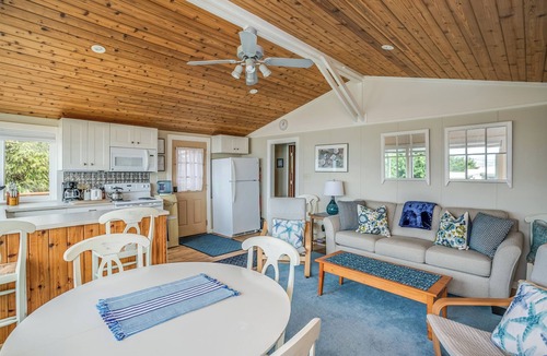 Arch Cape House | Enchanted Cottage- Wood Fireplace & Cozy Vibes- Peaceful & Private-Ocean View