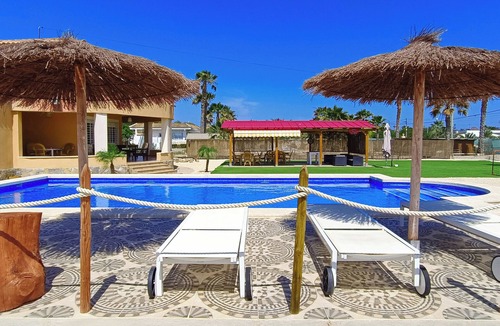 Elche Cottage | Family House near the Sea