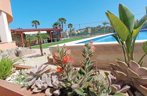 Elche Cottage | Family House near the Sea
