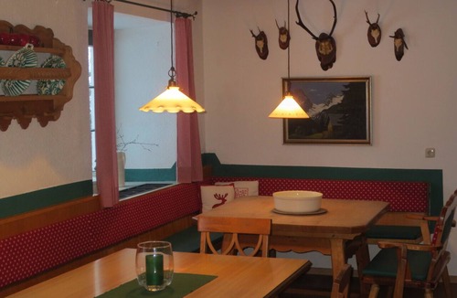 Vorderstoder House | Holiday home in a mountain village with a fantastic mountain backdrop
