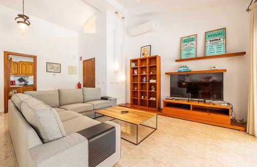 Les Meravelles House | Holiday Home 'Ramón' with Private Pool, Wi-Fi and Air Conditioning