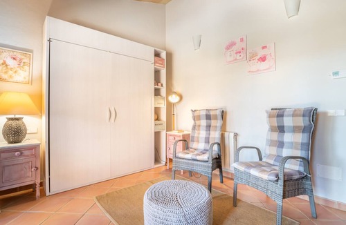 Algaida House | Holiday Home Ses Tendes with Wi-Fi, A/C, Pool, Garden & Terrace; Parking Available