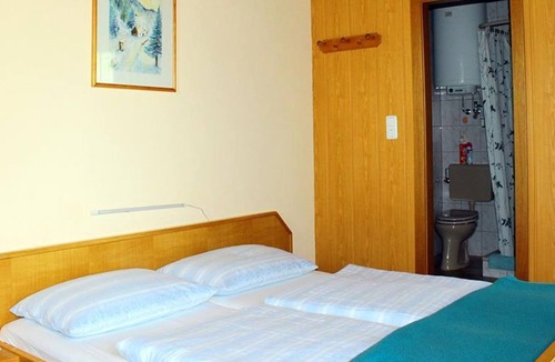 Vorderstoder Apartment | House Mösenbichler - double room with shower, toilet