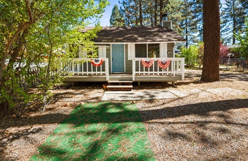 Big Bear Lake House | Knotty Knight - Walk to Village & Lake | Wood Fireplace
