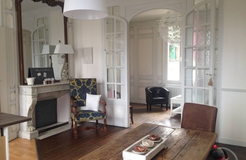 Honfleur Apartment | La Roseraie: large 2-room apartment with 200 sq.m garden in the heart of Honfleur