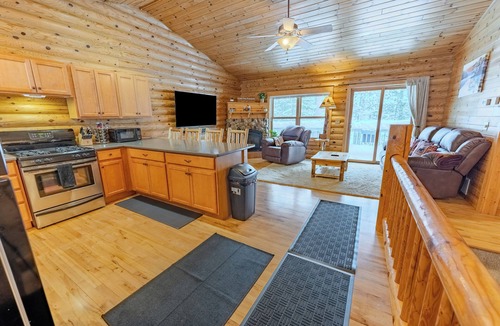Wetmore House | Lost on Purpose : Lost Lake Fall Getaway | Lakefront | Hot Tub | Sleeps 12