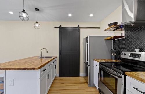 Indianapolis House | Luxurious Guest House Central to Everything