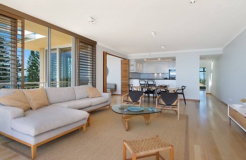 Coolangatta Apartment | Orion Unit 7 Modern apartment with Wi-Fi included, overlooking Snapper Rocks and Rainbow Bay