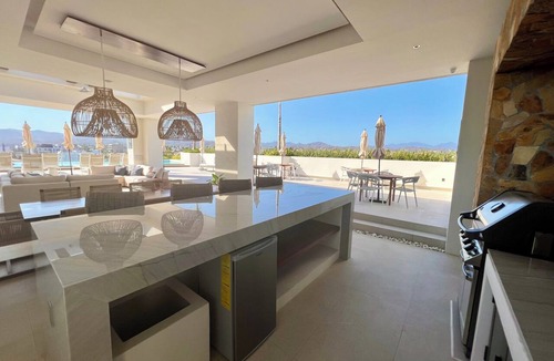 Bucerias Condo | PAVILION 2BR, Rooftop Infinity Pool & Jacuzzi with AMAZING views of the ocean.