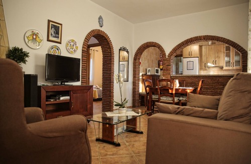 Alhaurin el Grande Cottage | Private villa surrounded by orange trees, with a swimming pool, 10 minutes from downtown