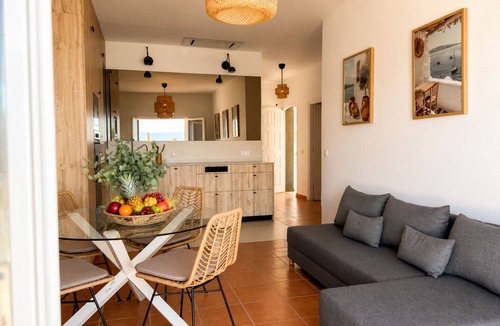 Arenal d'en Castell House | Renovated beach house: 60% off—Last-minute deal Oct. 11–25! .Brand new—just a stone's throw from the sea.