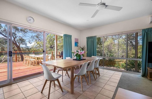 Anglesea House | Retro Gem on Jackson