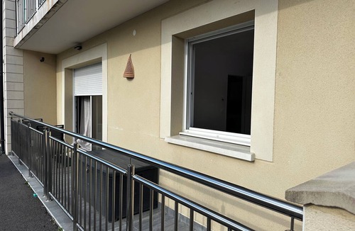 Freneuse Apartment | Romantic getaway with a private hot tub, 15 minutes from Giverny