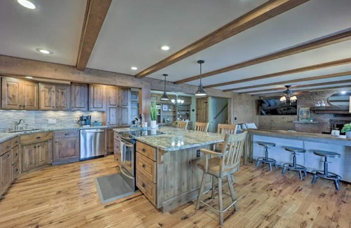Tia Juana House | So Grand Lakefront, Hot Tub, Dock, Boat Slip & Game Room