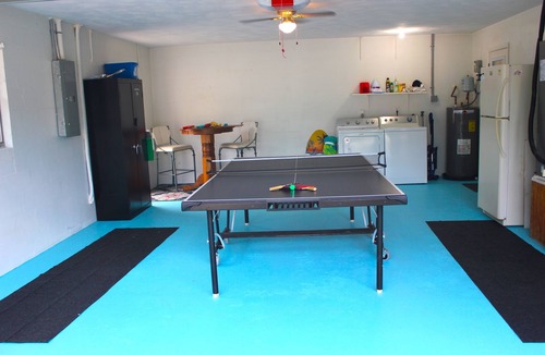 Lantern Park Units House | Sunshine Seekers Getaway: 3BR beach retreat w/hot tub & games!