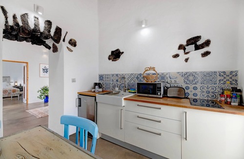 Guatiza House | Vacation Home 'Petite Casa Leoncia' with Mountain View, Private Terrace and Wi-Fi