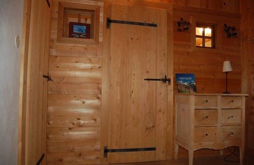 Saint-Gervais-les-Bains Apartment | View of Mont Blanc, ski-in, car-free vacation, duplex in an old mountain pasture