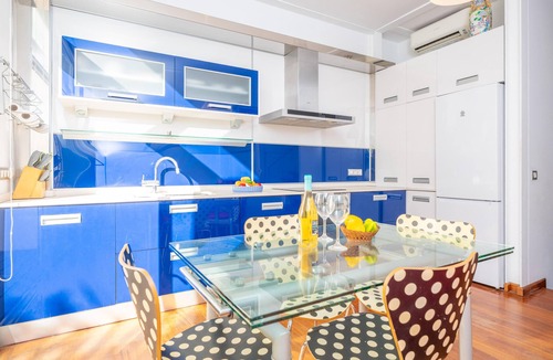 Puerto Maritimo House | VILLA PALMERA - Lovely house near the beach with free Wi-Fi