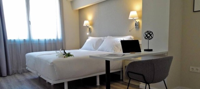 2 Spacious Units Perfect for Families or Groups Near Bilbao's Best Spots in Bilbao