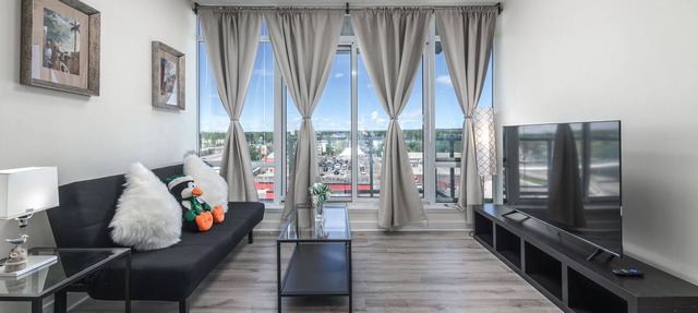 2BD 2BA mountain view Condo near UofC CTrain + Gym in Calgary