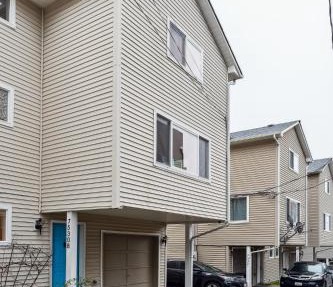 2BR Seattle Oasis - A Short Stroll to Light Rail in Seattle