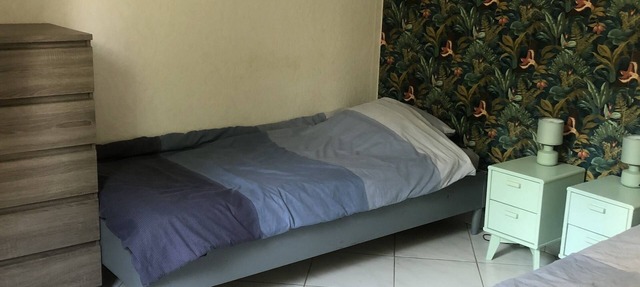 3-Bed Apartment + Parking near Kindarena in Canteleu