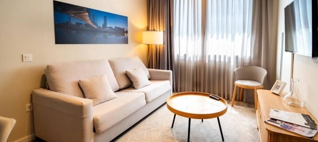 3 Units | Spacious Apartment for Relaxing Evenings Near Bilbao's Best Attraction in Bilbao