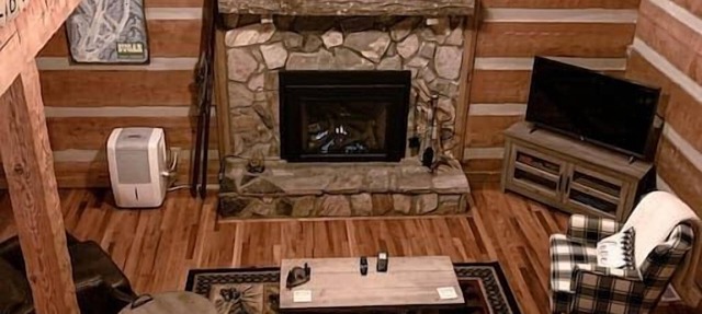 5 Star High Country Hideaway Cabin hot tub Pet Friendly Pond Sleeps 8 Pond View in Seven Devils