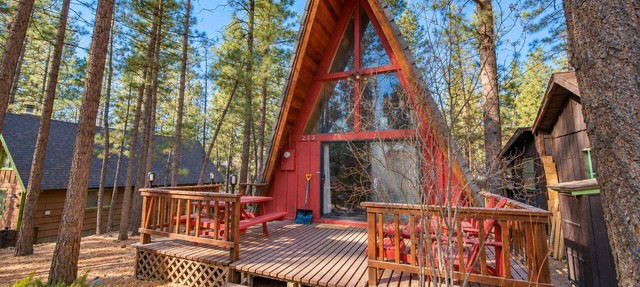 A-Frame of Mind | Cozy Couples Retreat, Wood Stove & Private Deck in Big Bear City