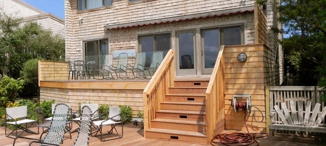 A Magical setting on the cove. Amazing sunsets! Five minute walk to the beach. in Harvey Cedars
