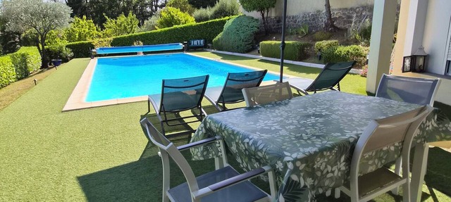 A private, air-conditioned studio with a swimming pool just for you, rated 2*. in Ucel