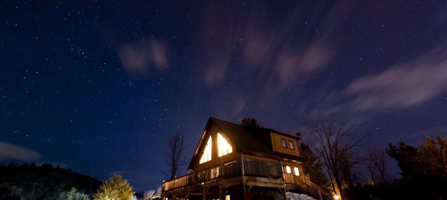 A traditional Quebec chalet nestled in the Gatineau Hills 30 minutes from Ottawa in Wakefield