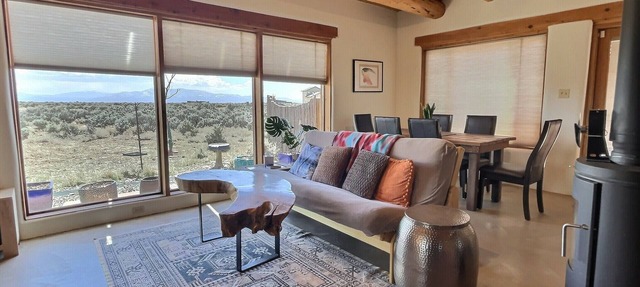 Adobe Tranquillo Mountain Views in El Prado