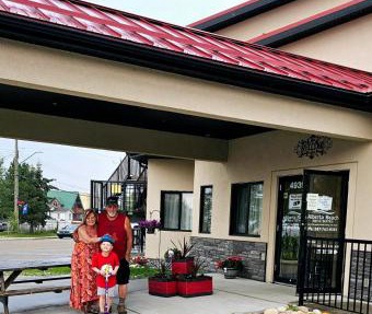 Alberta Beach Inn and Suites in Alberta Beach