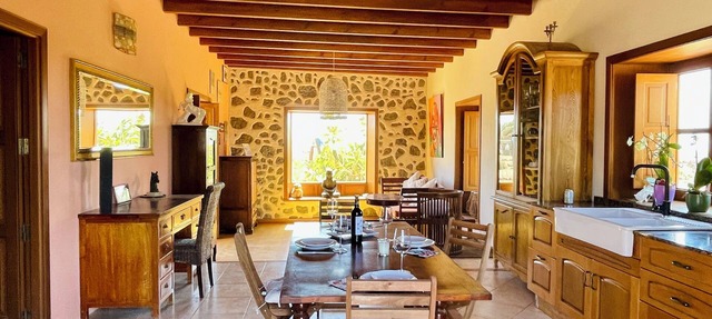 "An oasis by the sea" Canarian finca for nature, watersports & animal lovers in El Roque / El Cotillo