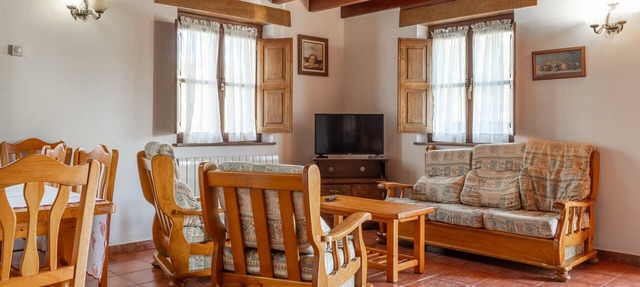 Apartamento Casa Collado Sto Tomas 1 con vistas a la montaña y terraza compartida in El Collado