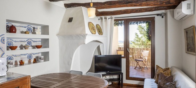 Apartamento Rustico con Terraza in Adahuesca