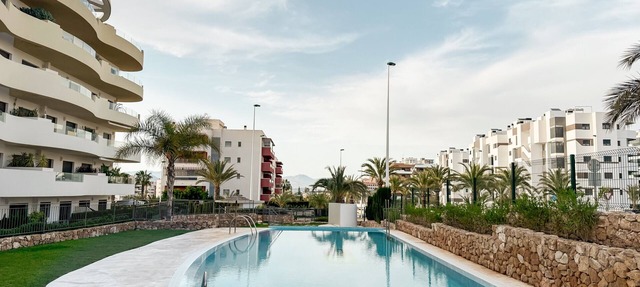Apartment 'Bahia' with Shared Pool, Wi-Fi and Air Conditioning in Els Arenals del Sol